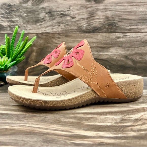 NIB Josef Seibel Natalya 09 Floral Leather Wedge Thong Sandal Cognac Combi - Picture 4 of 15